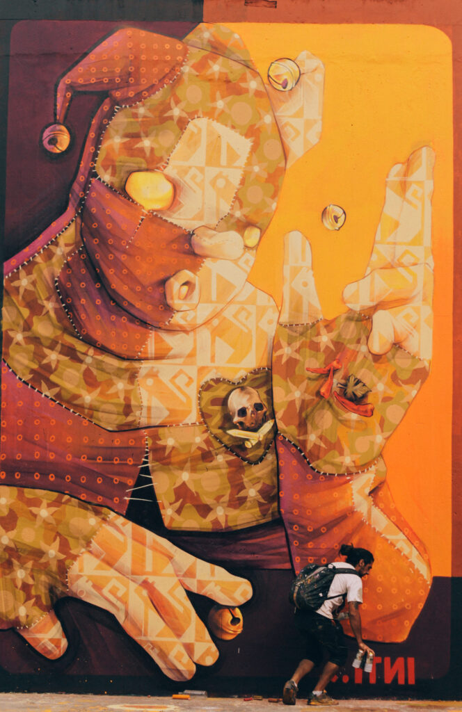 Mural del artista chileno "INTI" en el Festival Internacional Huellas del Arte 2013. Polideportivo Las Delicias de Maracay