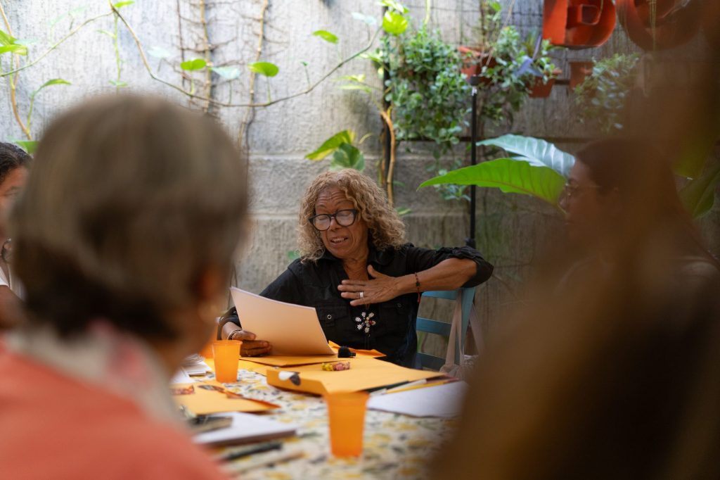 Encuentro literario «Cosas por Contar» de Huellas del Arte en Bee Café & Mieles, Maracay, Venezuela
