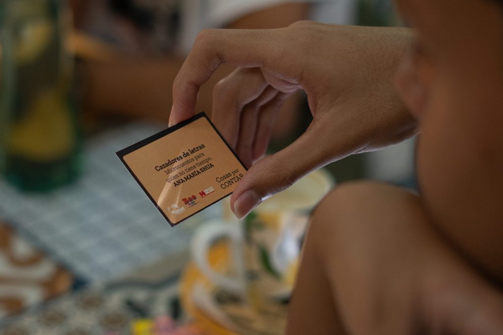 Encuentro literario «Cosas por Contar» de Huellas del Arte en Bee Café & Mieles, Maracay, Venezuela