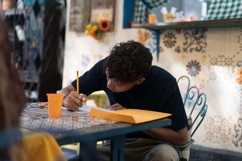 Encuentro literario «Cosas por Contar» de Huellas del Arte en Bee Café & Mieles, Maracay, Venezuela
